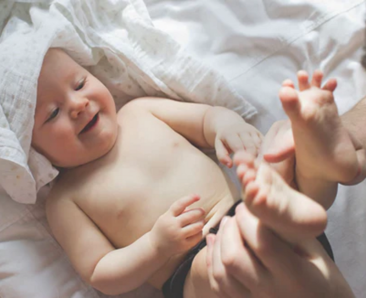A New Parent's Guide to New-Born Baby Care: Essential Tips and Tricks for Nappy Changing